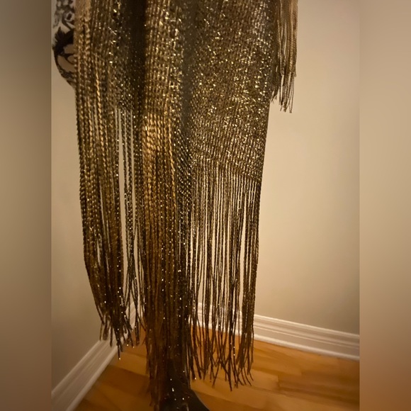Beautiful Scarf Black and Gold - Picture 4 of 4